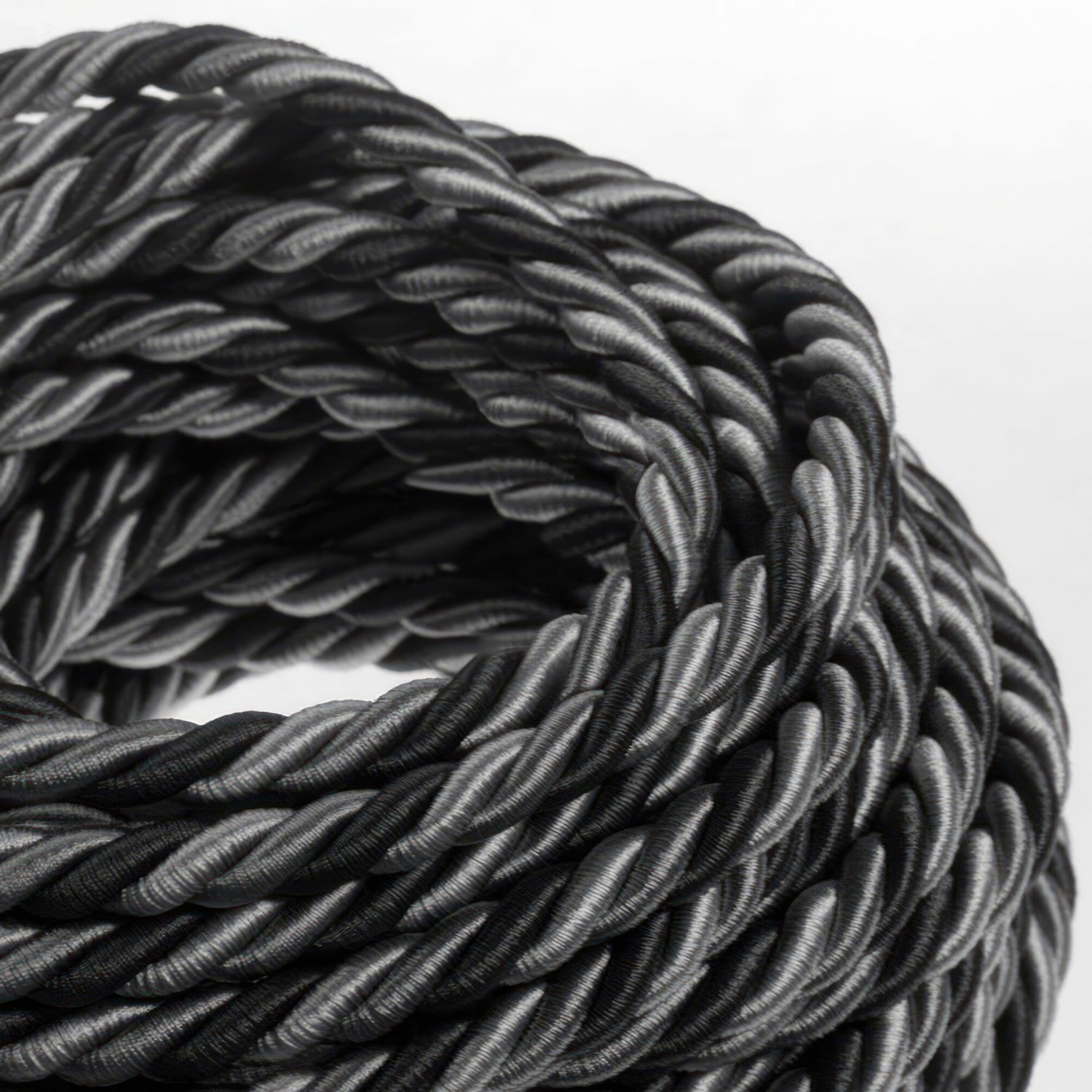 XL Elektrický kabel 3x0,75 potažený lesklou šedou hedvábní textilií Orleans. Průměr 16 mm.
